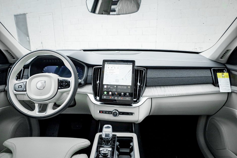 2026 Volvo XC90 Ultra 7-Seater (Dark Theme)-17