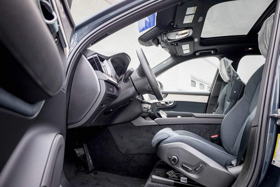 2026 Volvo XC90 Ultra 7-Seater (Dark Theme)-8