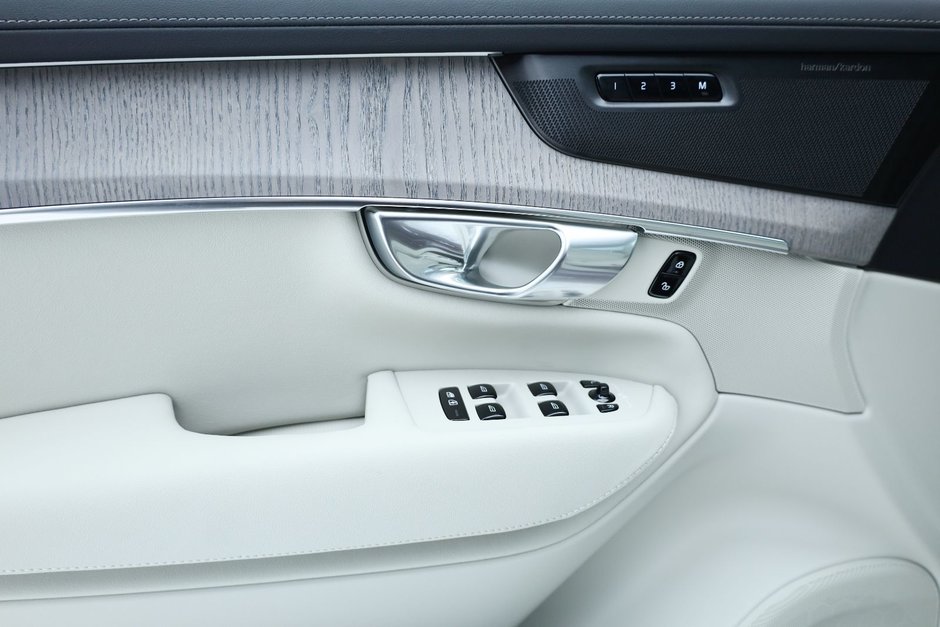 2026 Volvo XC90 Ultra 6-Seater (Bright Theme)-9