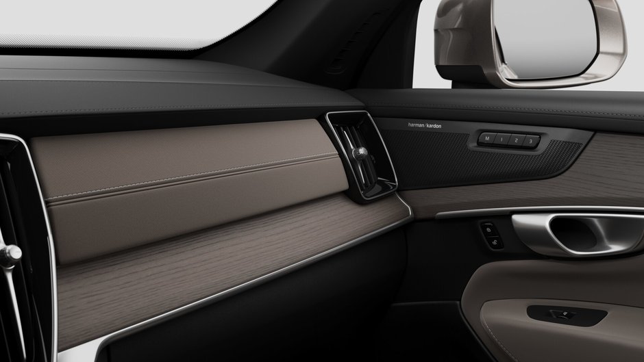 2026 Volvo XC90 Plug-in hybrid Ultra 7-Seater (Bright Theme)-8