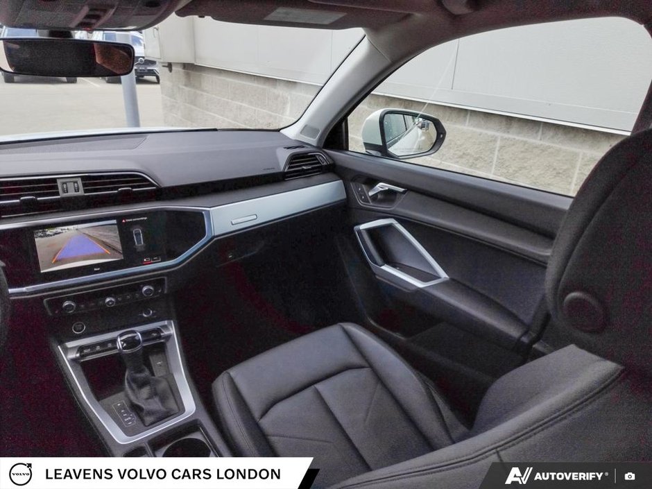 2025 Audi Q3 BASE-24