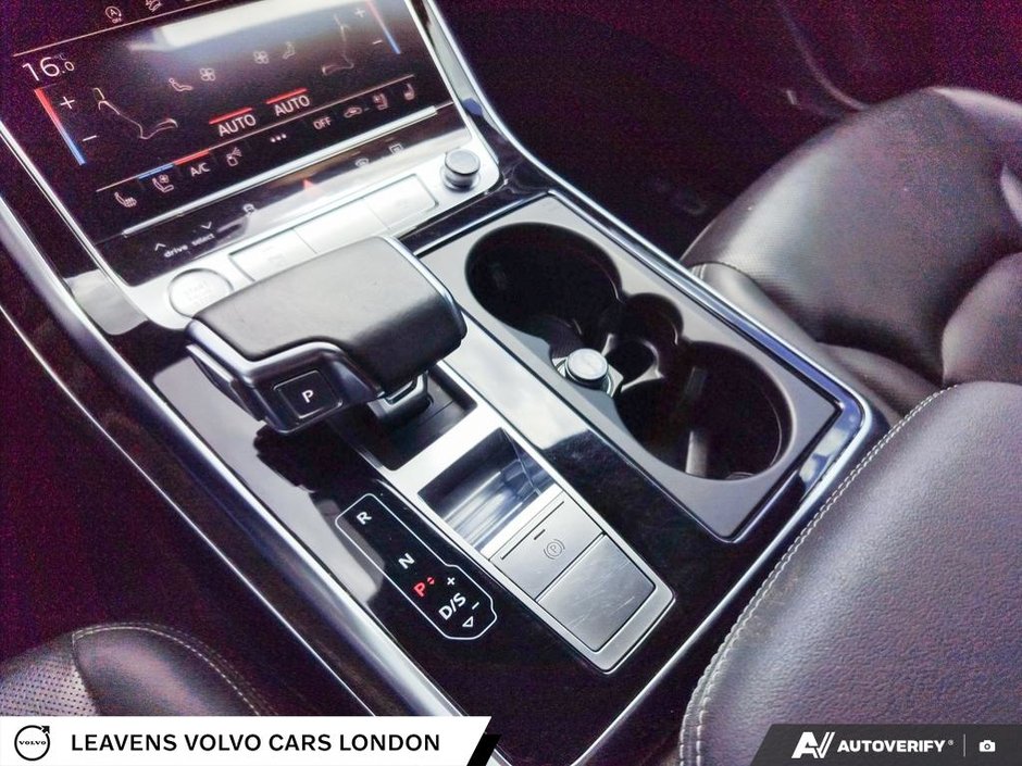 2020 Audi Q8 TECHNIK-17