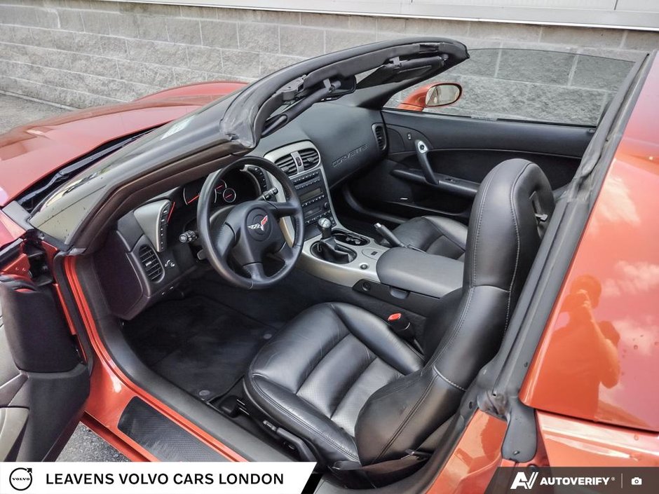 2005 Chevrolet CORVETTE BASE-25