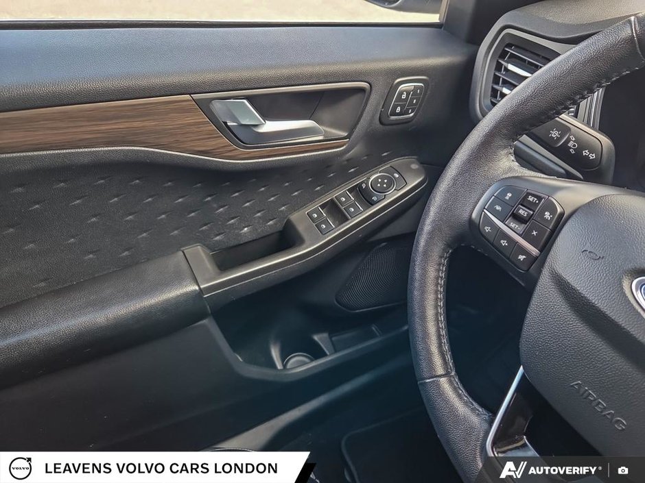 2020 Ford Escape TITANIUM HYBRID-16
