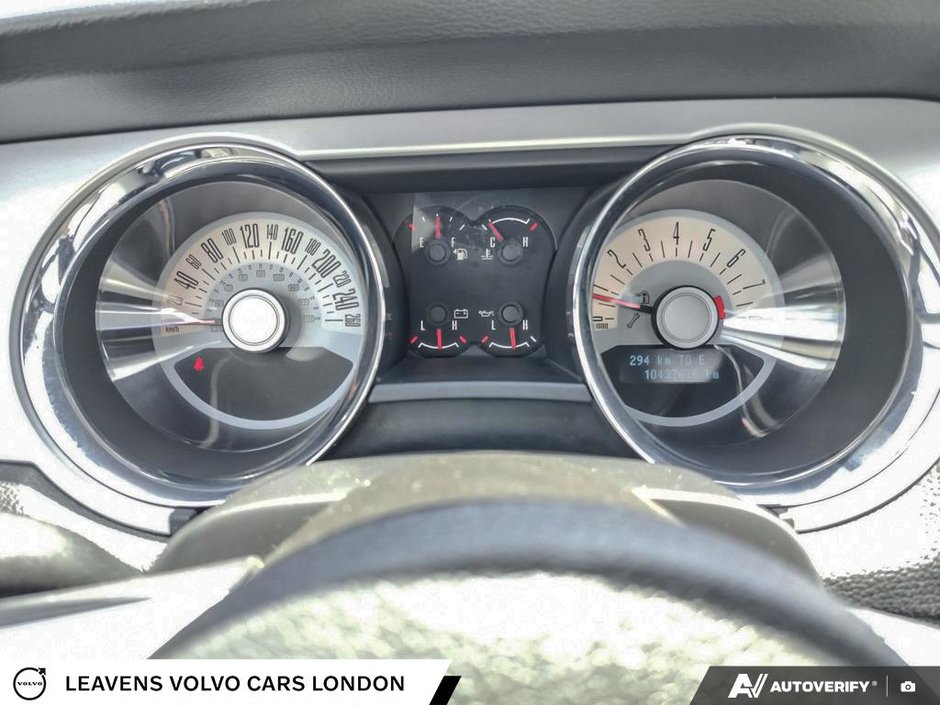 2011 Ford MUSTANG V6-14