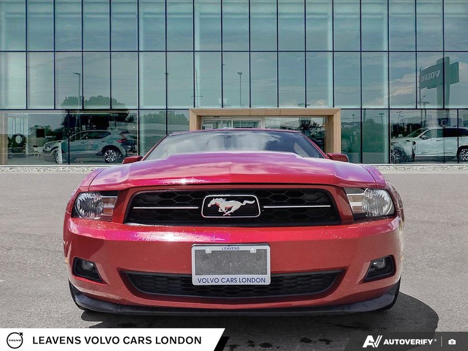 2011 Ford MUSTANG V6-1