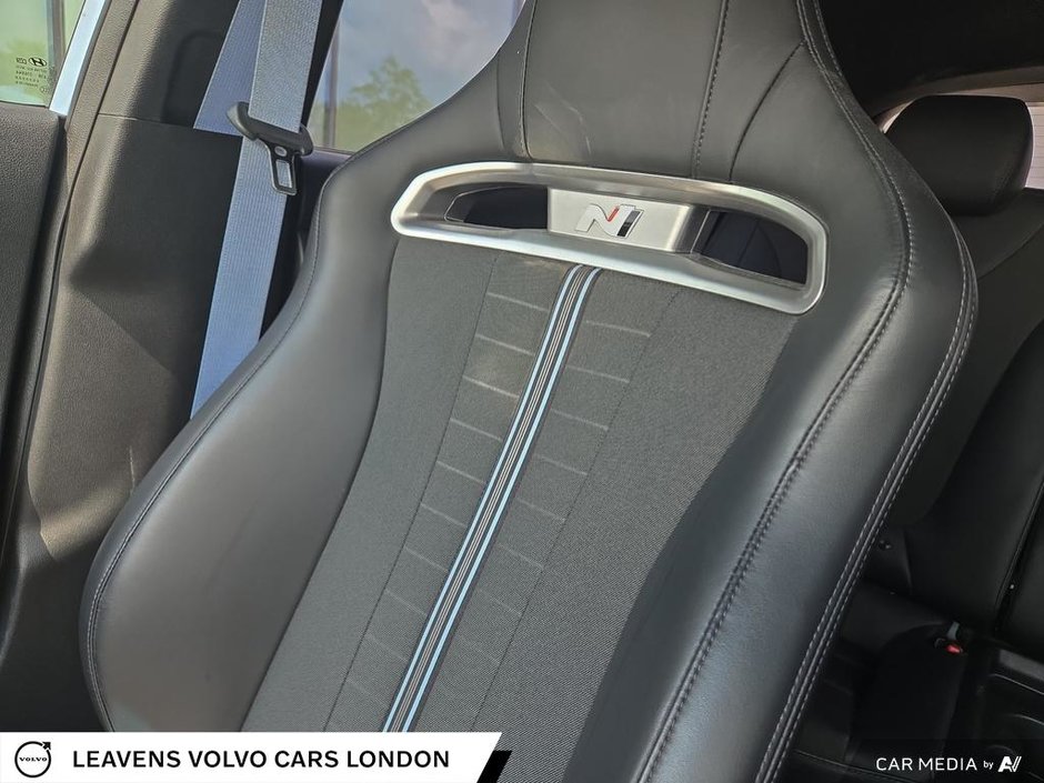 2022 Hyundai VELOSTER N BASE-19