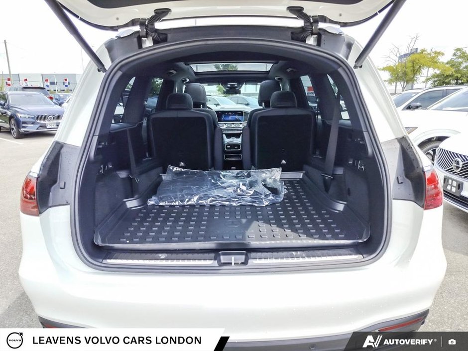 2025 Mercedes-Benz GLS 450-11