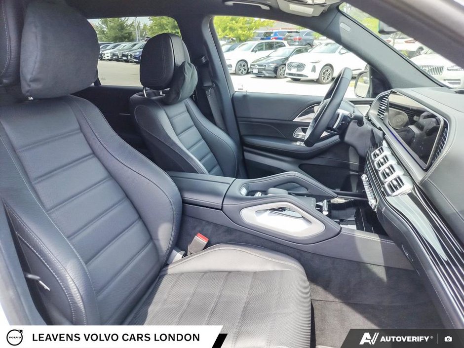 2025 Mercedes-Benz GLS 450-21