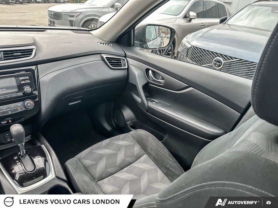 2015 Nissan Rogue SV-22