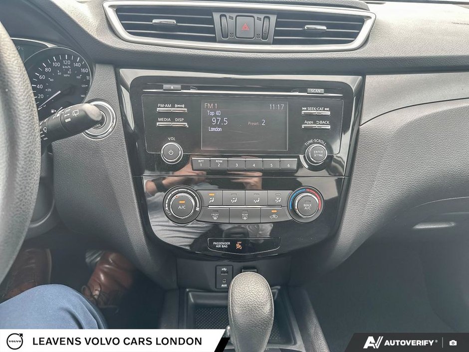 2015 Nissan Rogue SV-16