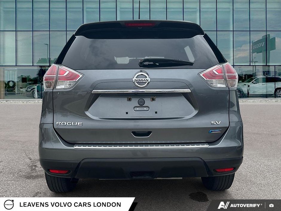 2015 Nissan Rogue SV-4