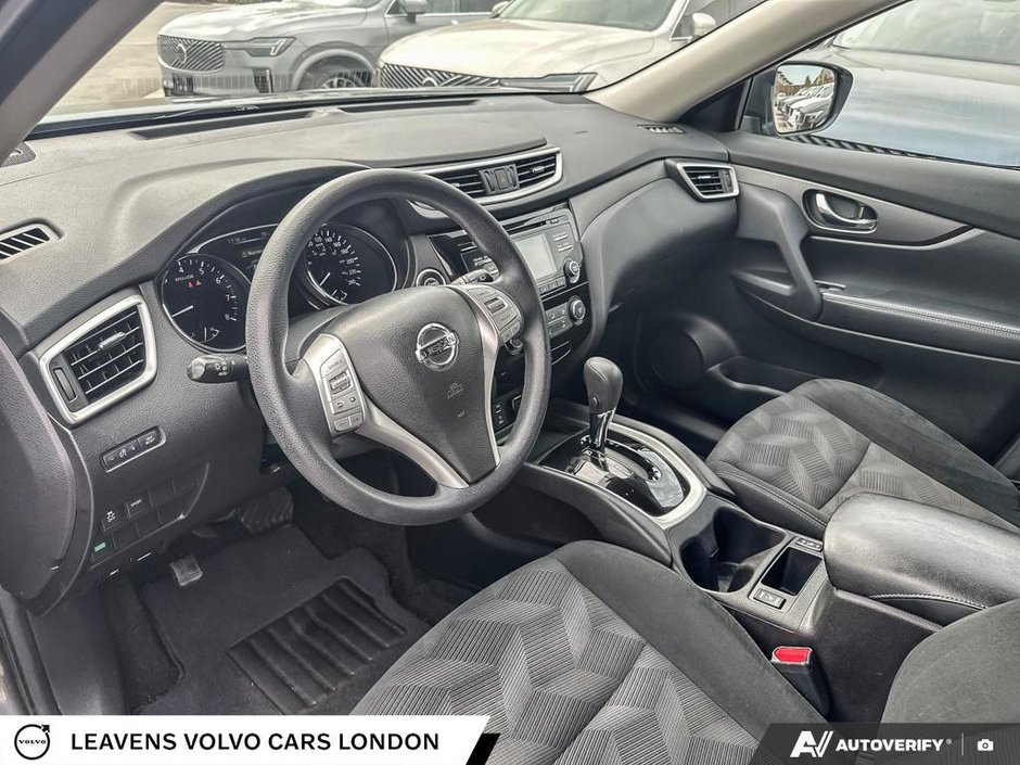 2015 Nissan Rogue SV-10