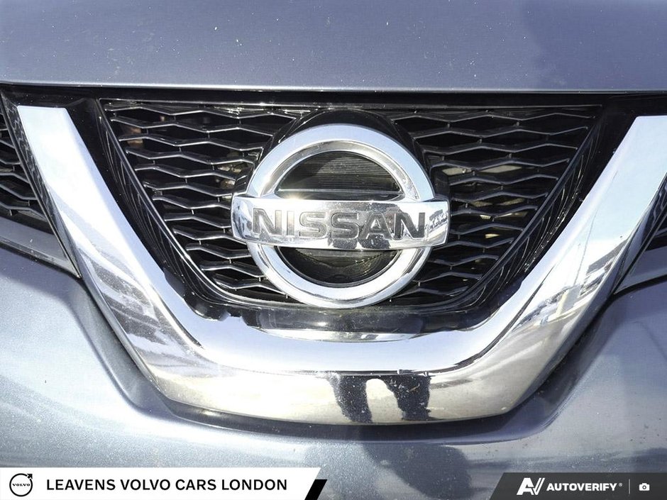 2015 Nissan ROGUE SV-8