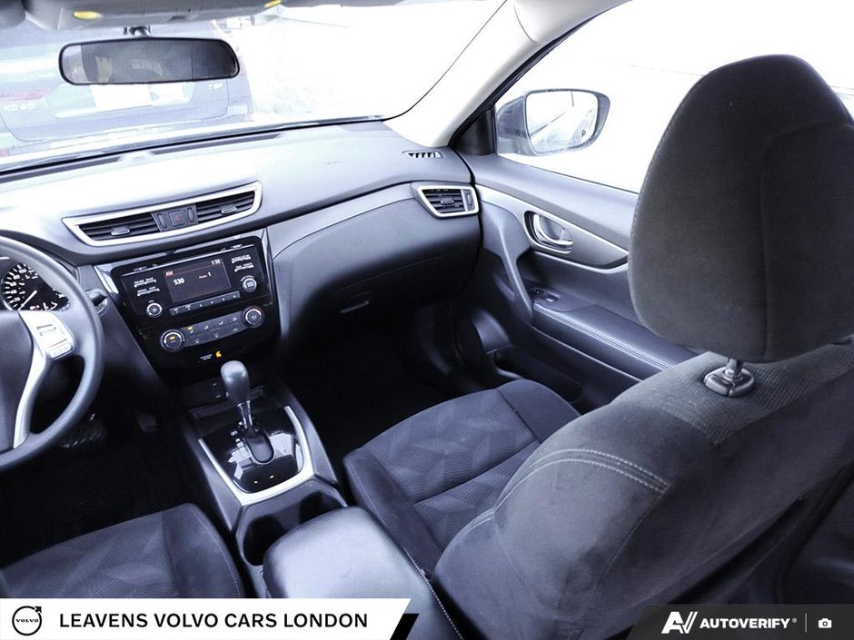 2015 Nissan ROGUE SV-24