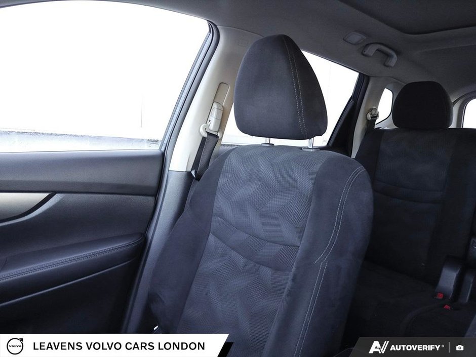 2015 Nissan ROGUE SV-19