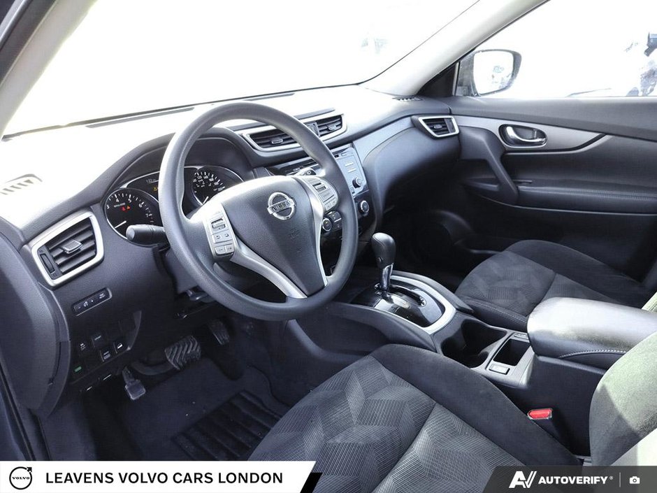 2015 Nissan ROGUE SV-12