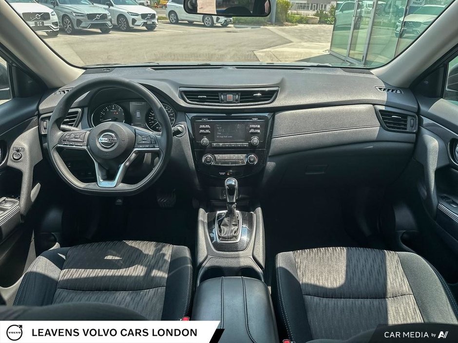 2017 Nissan Rogue SV-23