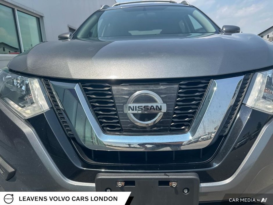 2017 Nissan Rogue SV-8