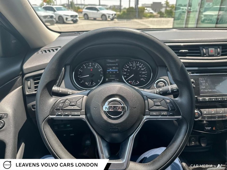 2017 Nissan Rogue SV-13
