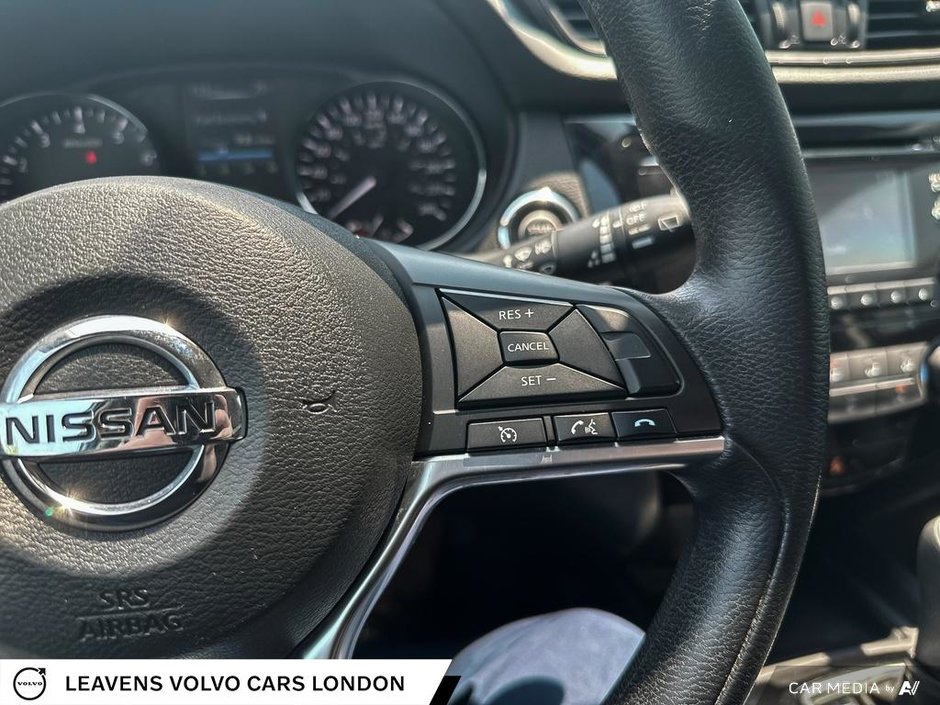 2017 Nissan Rogue SV-15