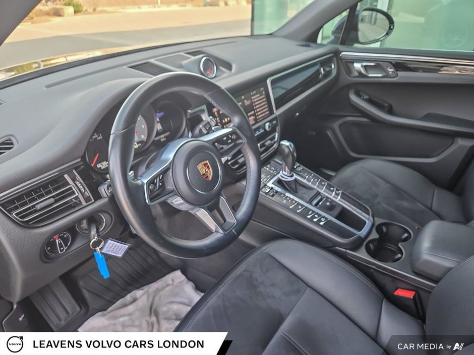 2019 Porsche Macan S-12
