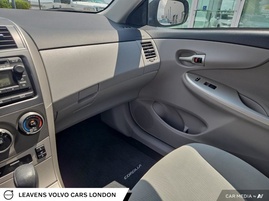 2012 Toyota Corolla LE-28
