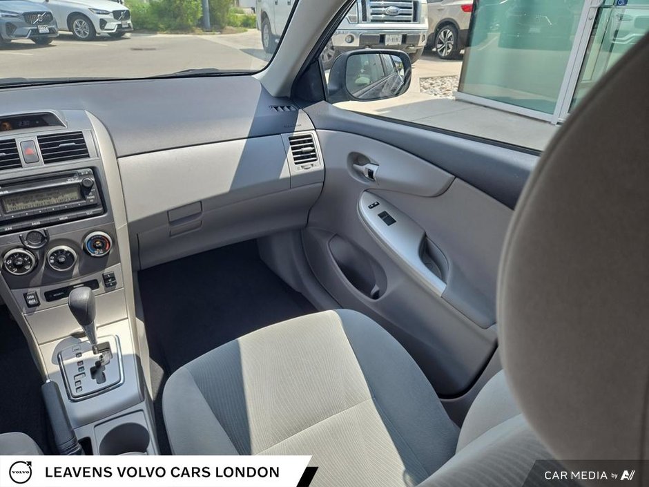 2012 Toyota Corolla LE-24