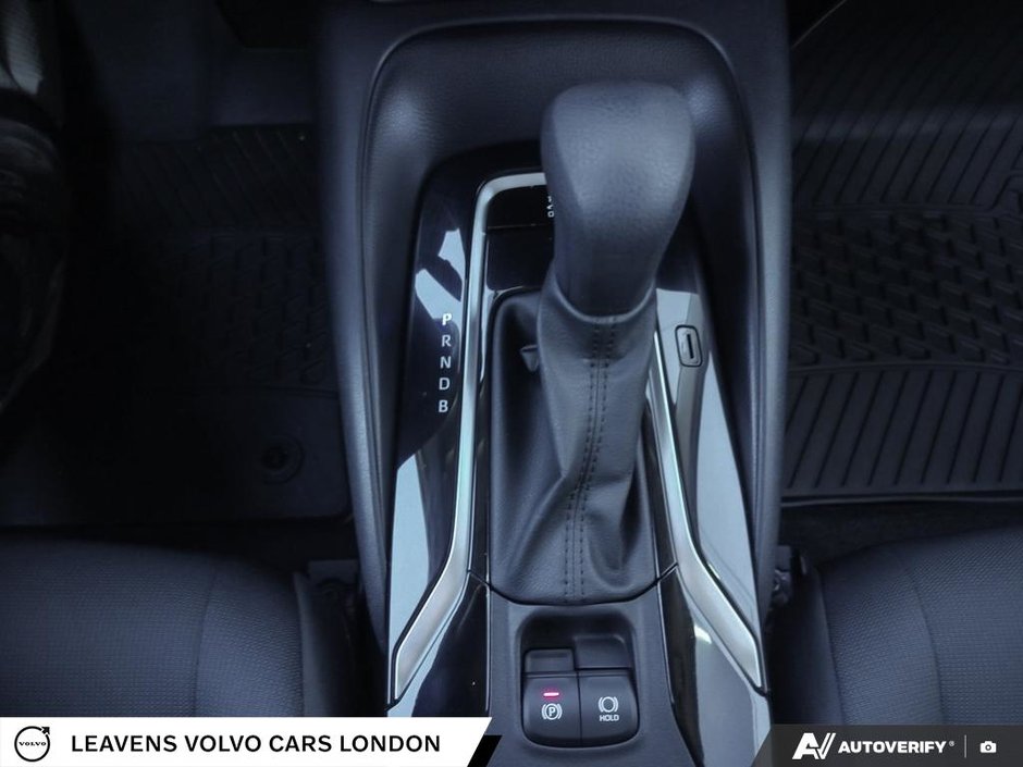 2022 Toyota COROLLA LE-17