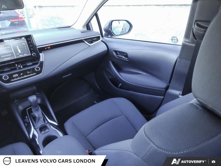 2022 Toyota COROLLA LE-24