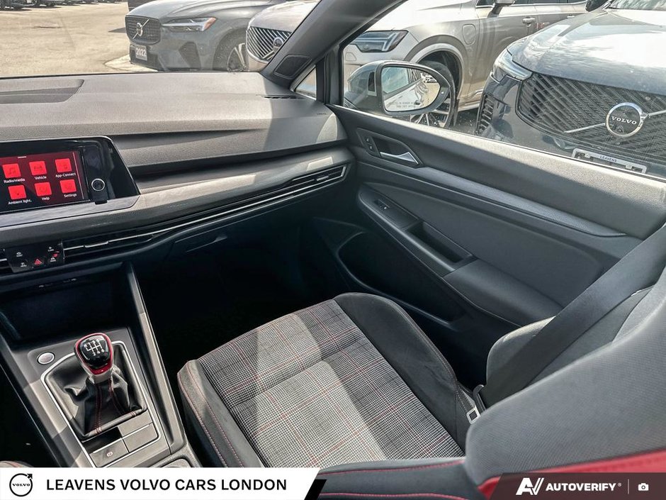 2022 Volkswagen Golf GTI BASE-23