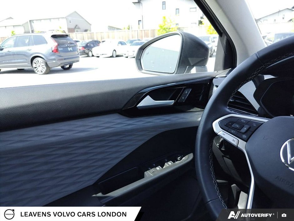 2024 Volkswagen Taos TRENDLINE-16