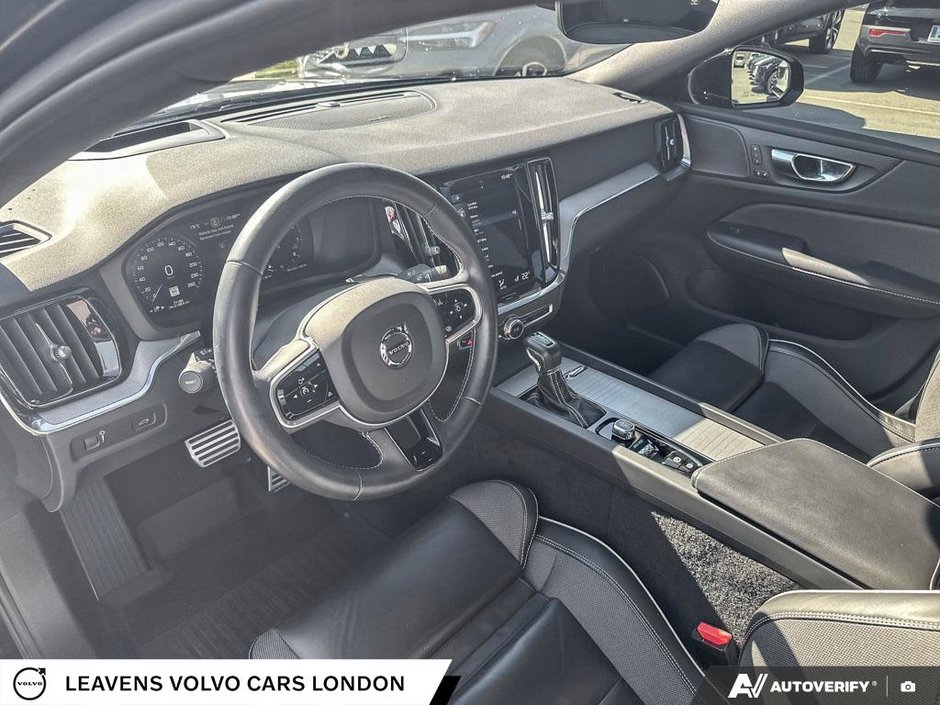 2021 Volvo S60 R-DESIGN-12