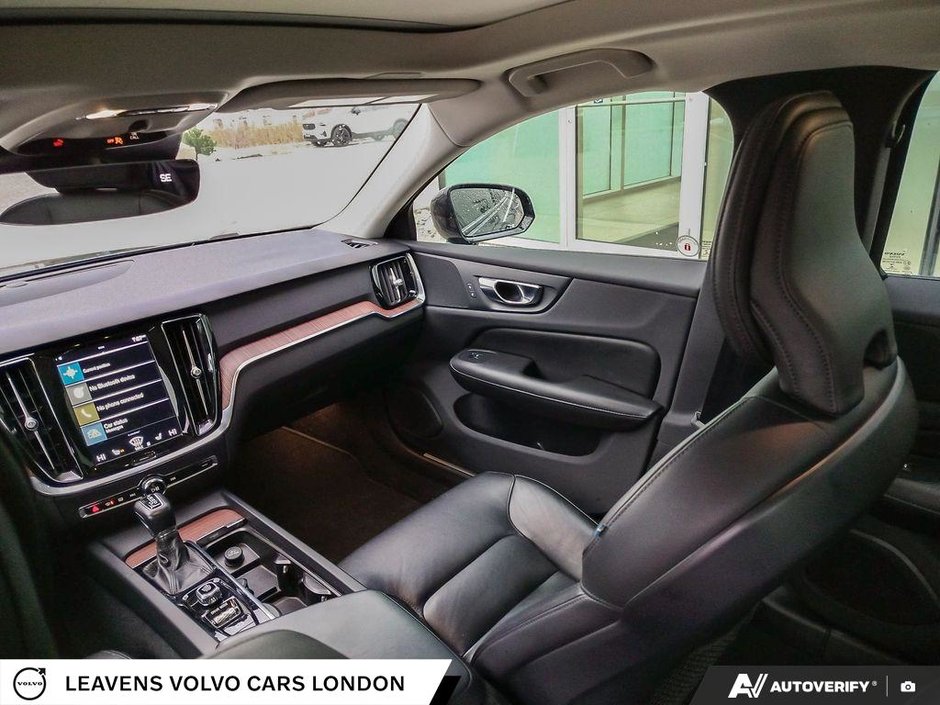 2021 Volvo S60 MOMENTUM-24