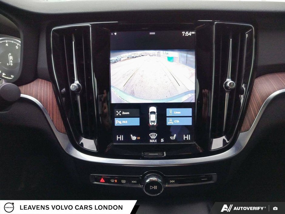 2021 Volvo S60 MOMENTUM-18