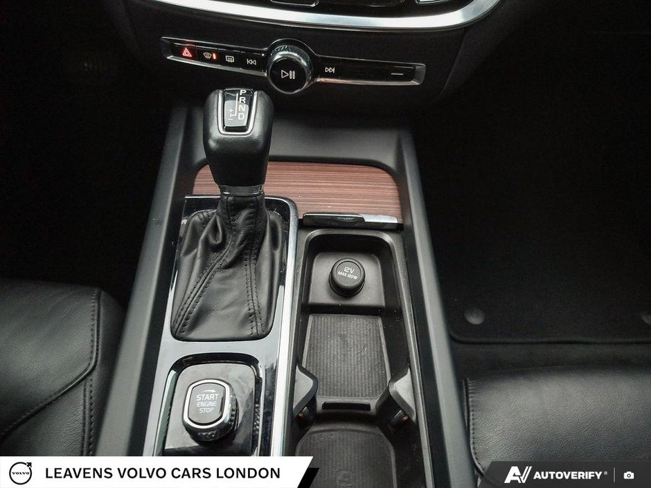 2021 Volvo S60 MOMENTUM-17