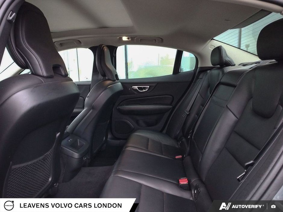 2021 Volvo S60 MOMENTUM-22