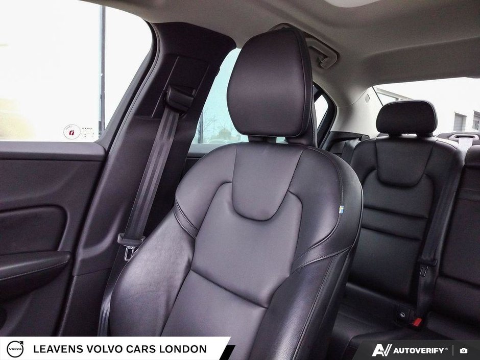 2021 Volvo S60 MOMENTUM-19