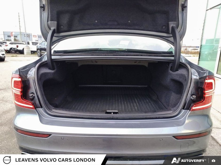 2021 Volvo S60 MOMENTUM-11