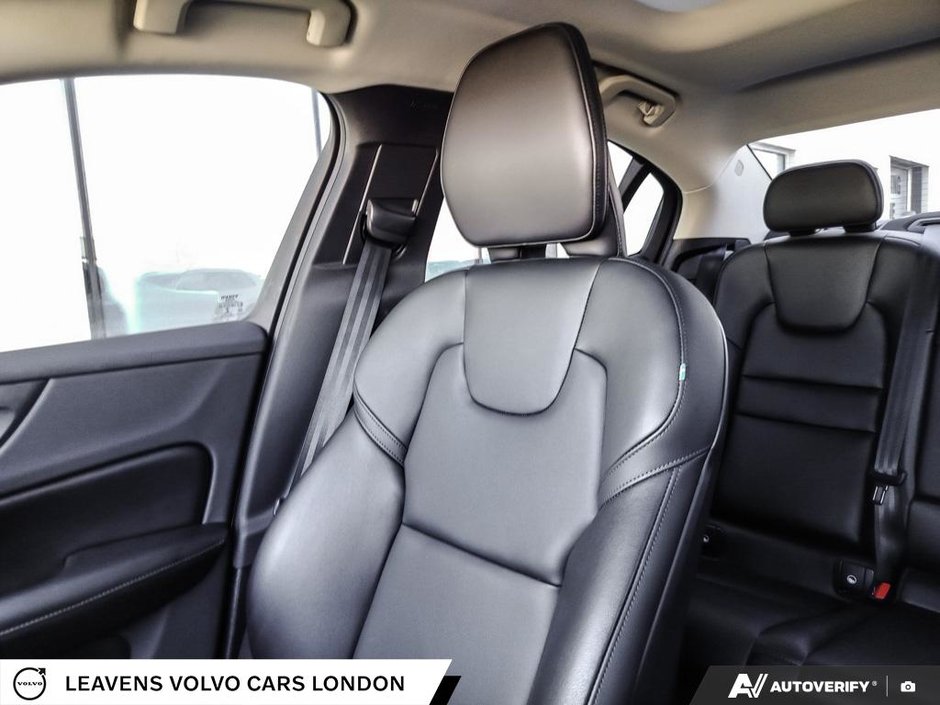 2022 Volvo S60 MOMENTUM-19