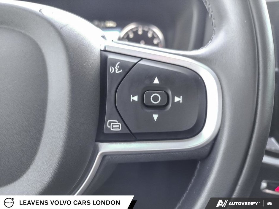 2022 Volvo S60 MOMENTUM-15