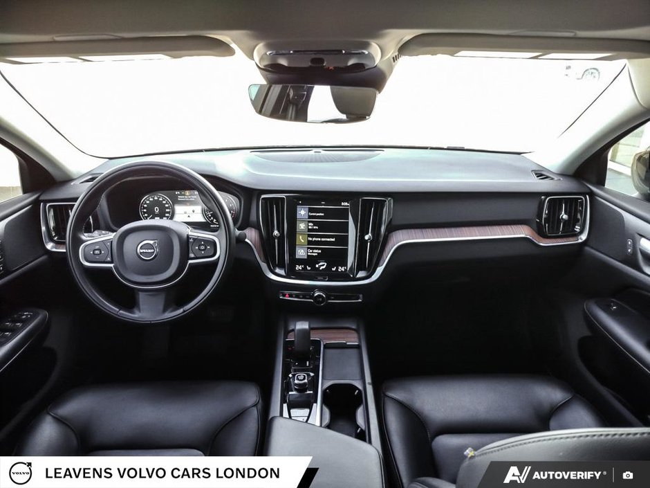 2022 Volvo S60 MOMENTUM-23