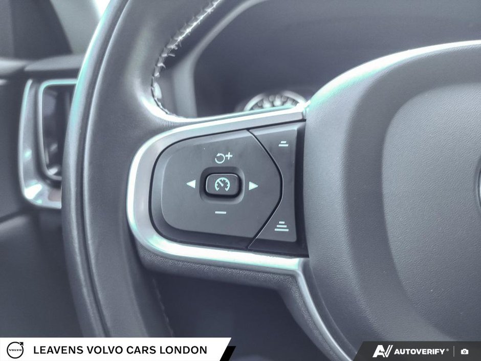 2022 Volvo S60 MOMENTUM-29