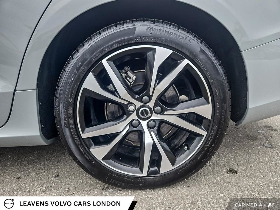 2024 Volvo S60 CORE DARK THEME-5