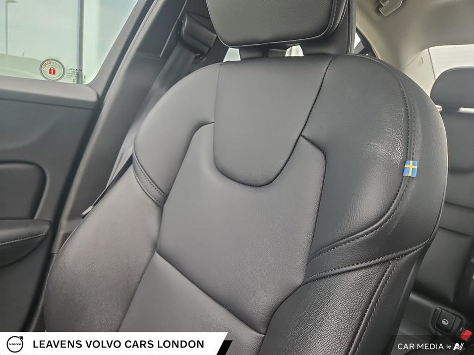 2024 Volvo S60 CORE DARK THEME-19