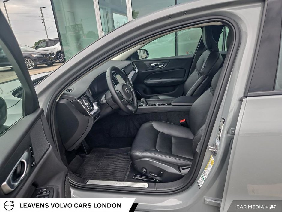 2024 Volvo S60 CORE DARK THEME-25