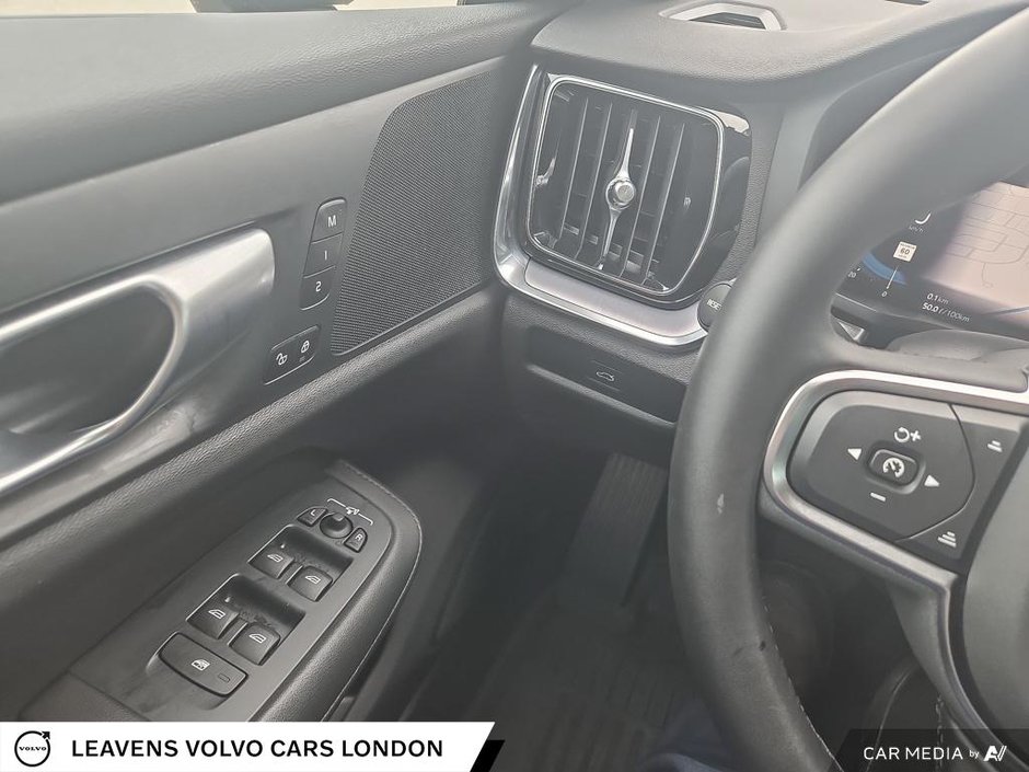2024 Volvo S60 CORE DARK THEME-16