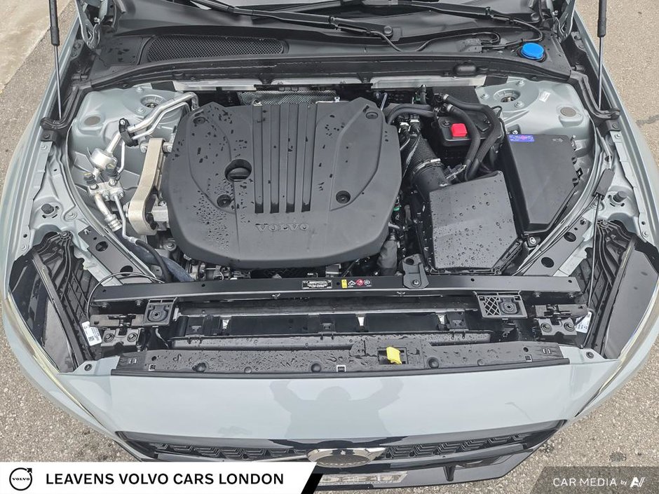 2024 Volvo S60 CORE DARK THEME-9