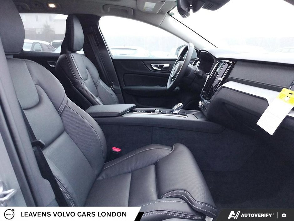 2026 Volvo V60 CROSS COUNTRY ULTRA-25