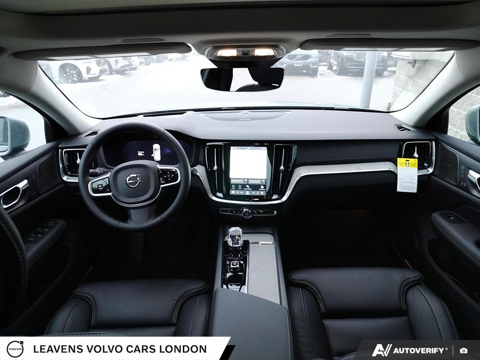 2026 Volvo V60 CROSS COUNTRY ULTRA-29